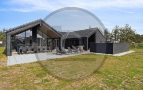 Beautiful Home In Aakirkeby With Sauna, Vester Sømarken